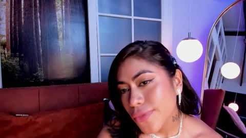 Lesly Bailey online show from September 9, 1:33 pm
