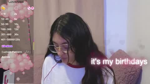 lessliee online show from May 10, 8:27 am