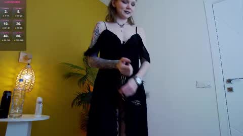 Lessy online show from October 14, 3:42 am