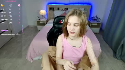 Snapshot of lesyahayes chatting on October 1, 3:39 pm Lesya online show from October 1, 3:39 pm
