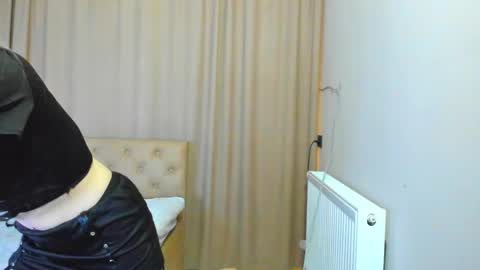 lesyaliss online show from April 29, 6:24 pm