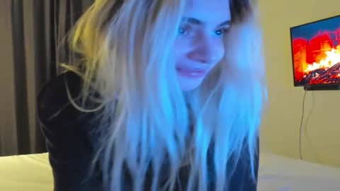 lesyaliss online show from April 9, 1:19 am