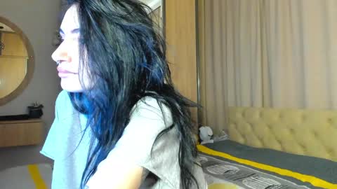 lesyaliss online show from May 18, 8:15 pm