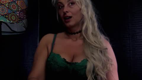 leticiareys online show from March 25, 12:41 pm