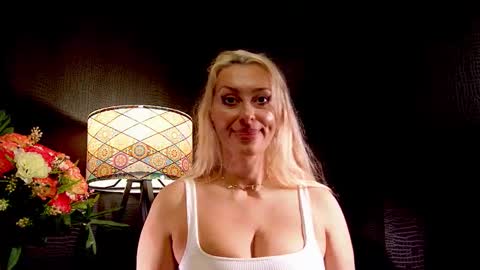 leticiareys online show from October 29, 6:54 pm