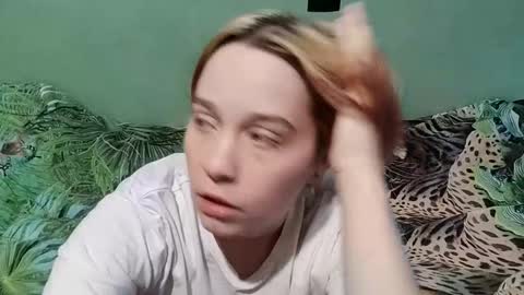 letitiaboteler online show from December 14, 1:06 pm