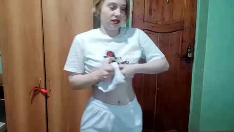 letitiaboteler online show from January 9, 11:03 am