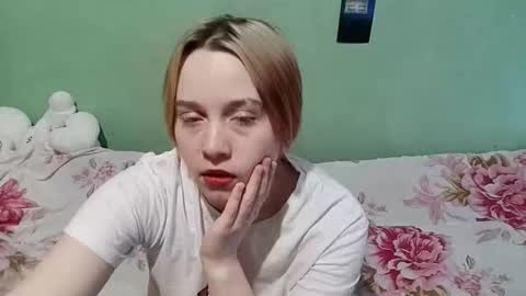 letitiaboteler online show from January 10, 11:04 am