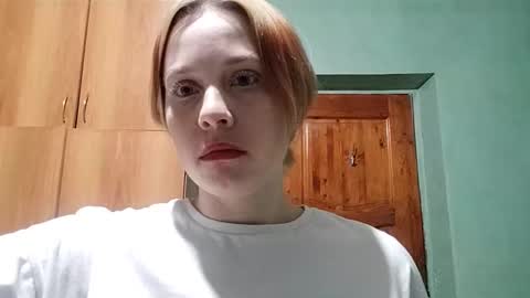 letitiaboteler online show from December 20, 2:43 pm