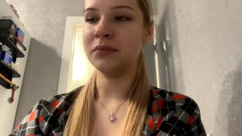 Kate online show from April 18, 1:13 pm