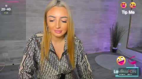 Lexi online show from September 27, 8:21 am