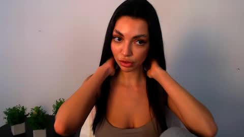 Alexia online show from May 24, 2:05 pm