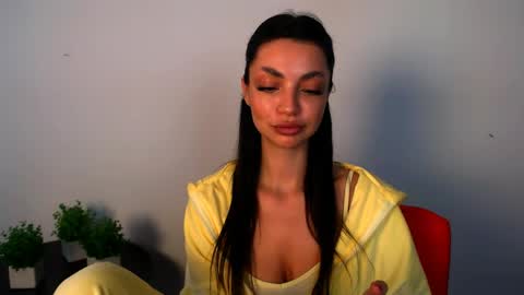 Alexia online show from May 21, 1:09 pm