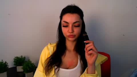 Alexia online show from May 8, 1:14 pm