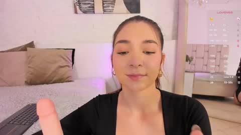 Snapshot of lexiee_grey_ chatting on February 12, 12:01 pm Lexie online show from February 12, 12:01 pm