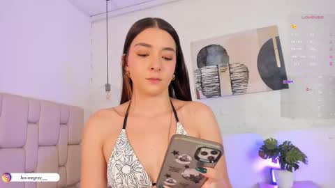 Snapshot of lexiee_grey_ chatting on February 13, 12:00 pm Lexie online show from February 13, 12:00 pm