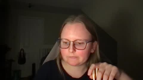 Snapshot of lexielilacs chatting on January 21, 1:50 am lexie online show from January 21, 1:50 am