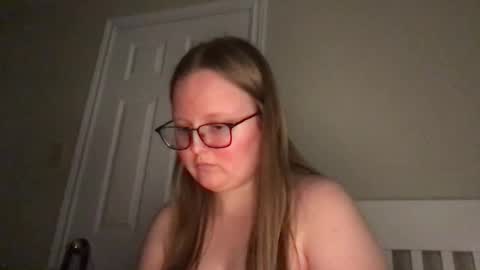 Snapshot of lexielilacs chatting on January 12, 2:03 am lexie online show from January 12, 2:03 am