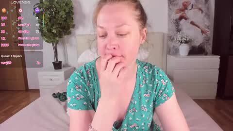 Lexi online show from June 1, 1:07 am