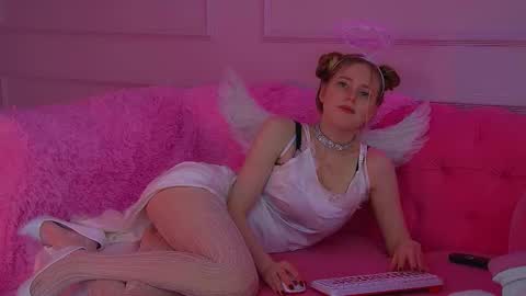 Lexi online show from October 31, 7:01 am