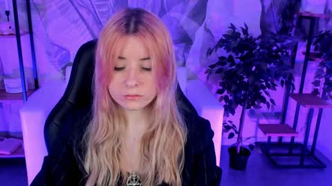 Lexi Wenford NO NUDE GODDESS online show from December 14, 6:02 am
