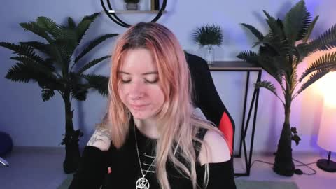 Lexi Wenford NO NUDE GODDESS online show from December 20, 2:41 am