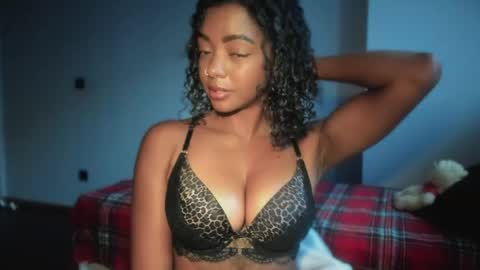 LEXY - Independent account online show from May 10, 1:46 pm