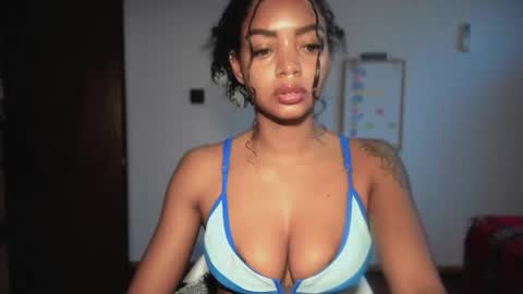 LEXY - Independent account online show from February 25, 1:20 pm