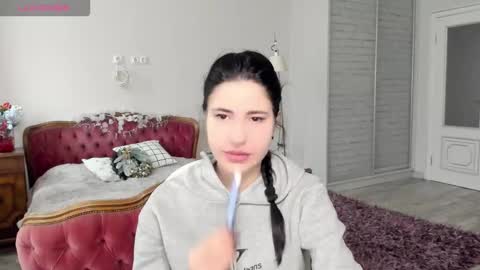 lexyswett online show from December 20, 7:45 am