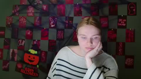 Leyla online show from October 31, 8:07 am