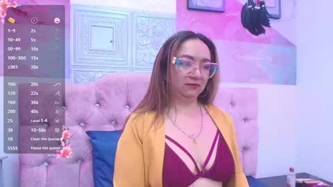 Leyla smithh online show from October 1, 12:21 pm