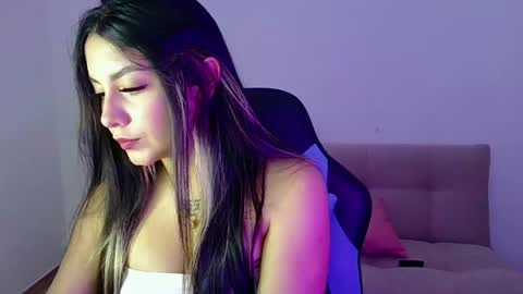 Lia  online show from April 21, 11:56 pm