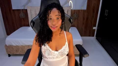 lia_16_ online show from May 25, 11:42 am