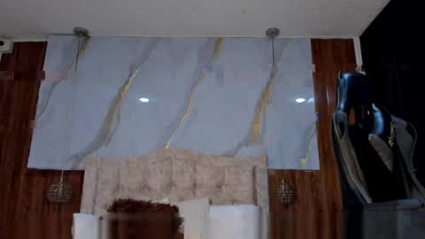 lia_16_ online show from May 11, 4:04 pm
