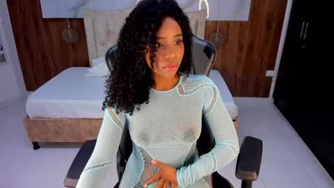 lia_16_ online show from May 26, 11:53 am