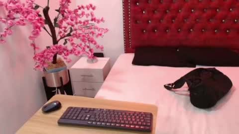 Lia  online show from May 20, 3:14 am
