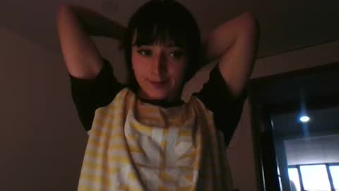 Snapshot of lia_queen610 chatting on October 13, 5:26 pm Little Queen Lia online show from October 13, 5:26 pm