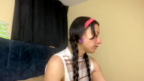 Little Queen Lia  online show from February 4, 12:35 am