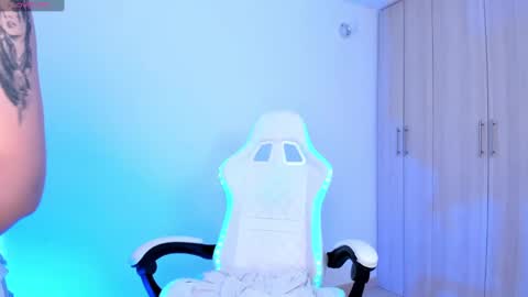 Snapshot of lia_queen610 chatting on February 4, 9:41 pm Little Queen Lia online show from February 4, 9:41 pm