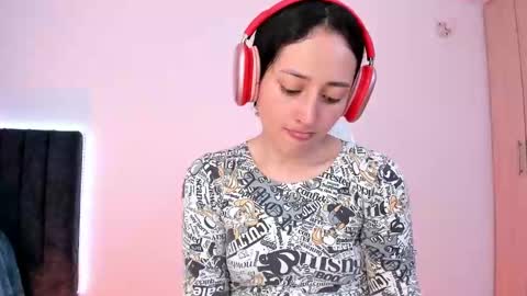 Snapshot of lia_queen610 chatting on January 18, 11:55 pm Little Queen Lia online show from January 18, 11:55 pm