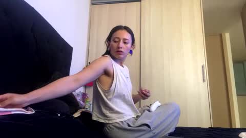 Snapshot of lia_queen610 chatting on January 16, 8:57 pm Little Queen Lia online show from January 16, 8:57 pm