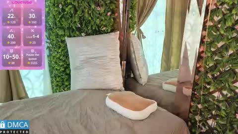 lia summer1 online show from October 13, 7:05 pm