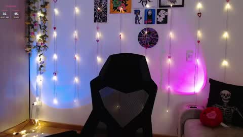 Liaa  online show from May 14, 4:51 am