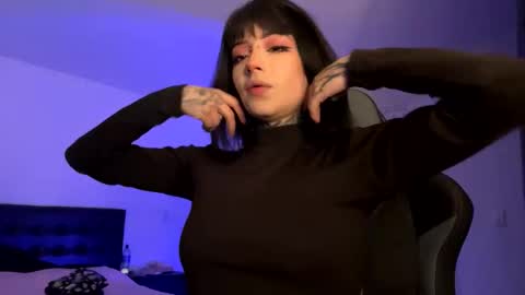 Liaa  online show from May 4, 10:46 pm