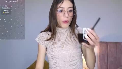 Lia  online show from January 3, 1:25 pm