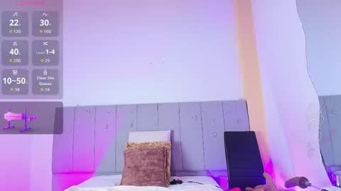 Liaa online show from May 12, 6:47 pm