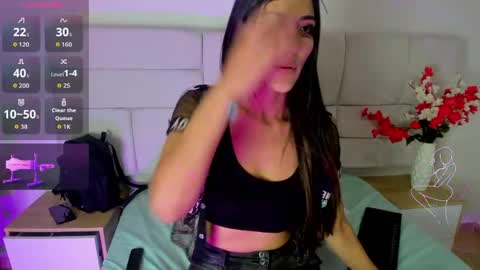Liaa online show from May 18, 6:36 pm