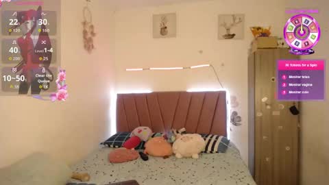 liahdiaz_ online show from May 15, 3:15 pm