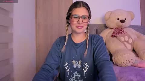 Lia  online show from November 15, 4:24 am