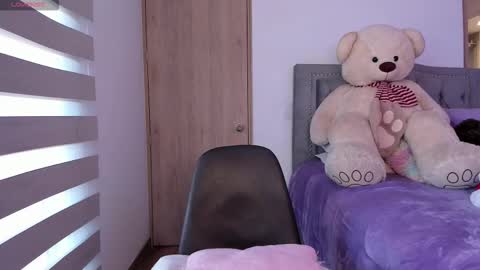 Lia  online show from December 20, 9:41 pm